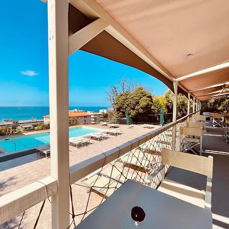 Hotel Mediterraneo Cavi di Lavagna Luaran gambar