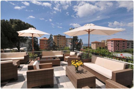 Hotel Mediterraneo Cavi di Lavagna Luaran gambar