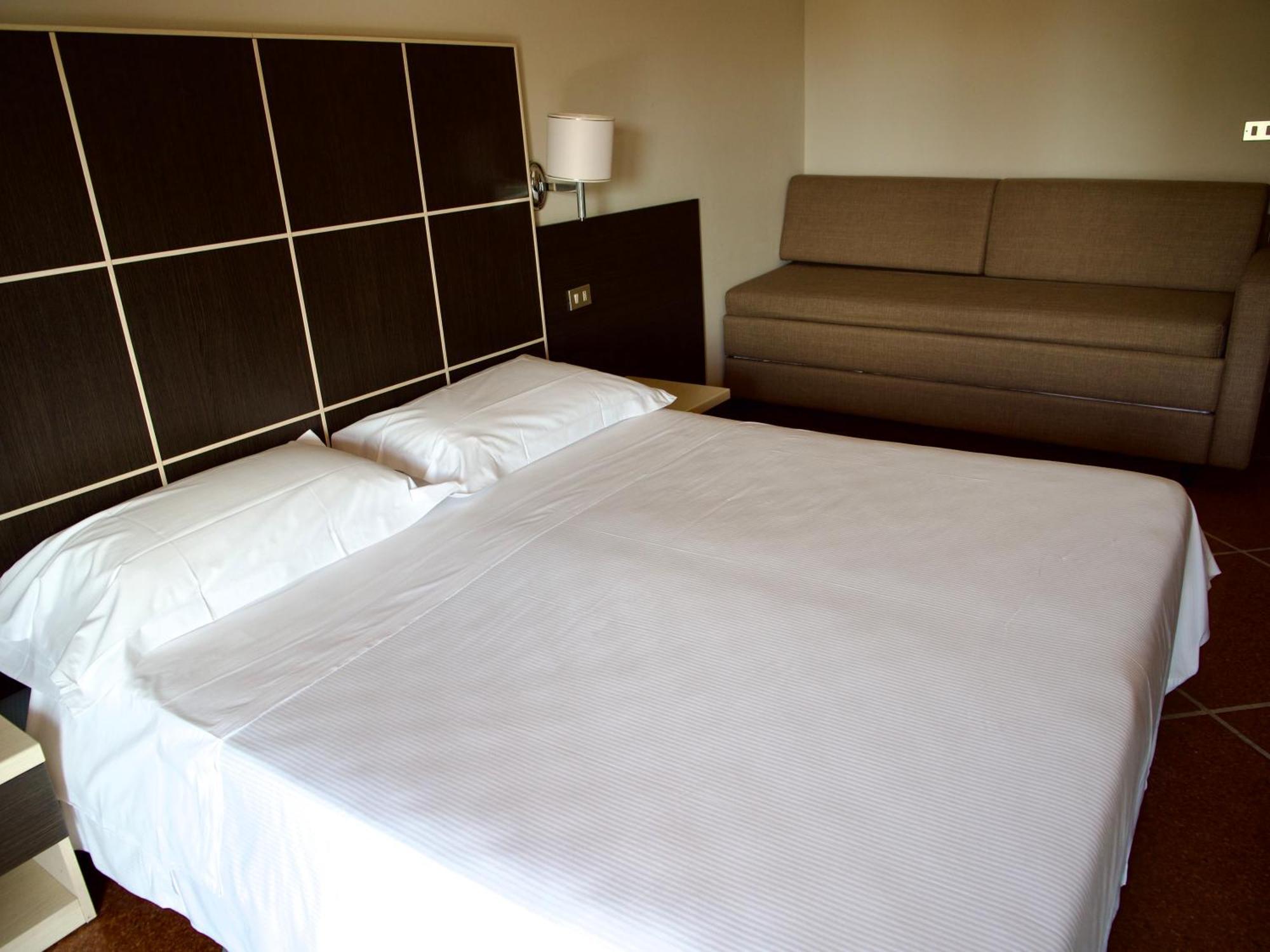 Hotel Mediterraneo Cavi di Lavagna Luaran gambar