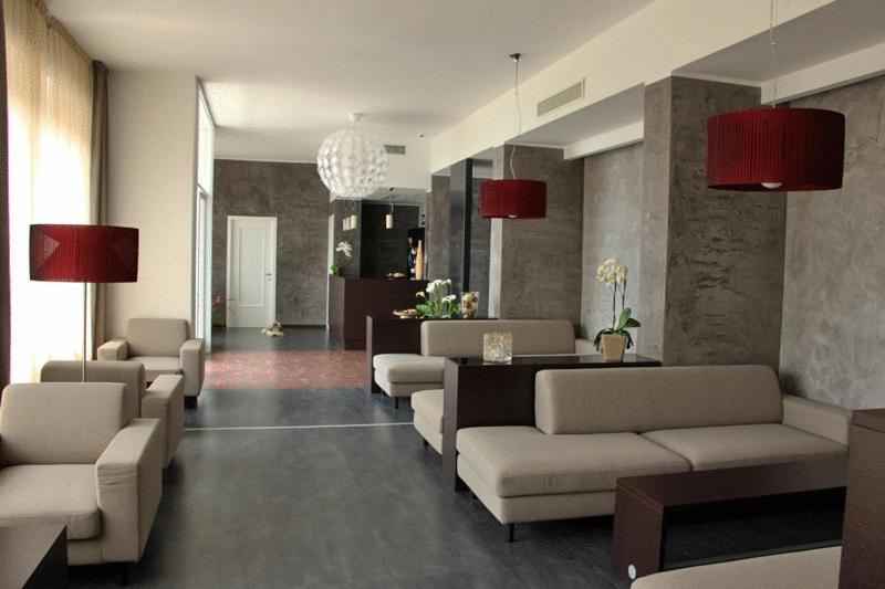 Hotel Mediterraneo Cavi di Lavagna Luaran gambar