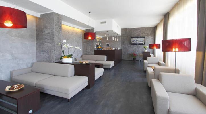 Hotel Mediterraneo Cavi di Lavagna Luaran gambar
