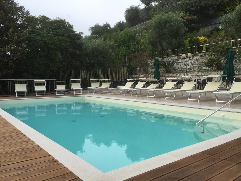 Hotel Mediterraneo Cavi di Lavagna Luaran gambar