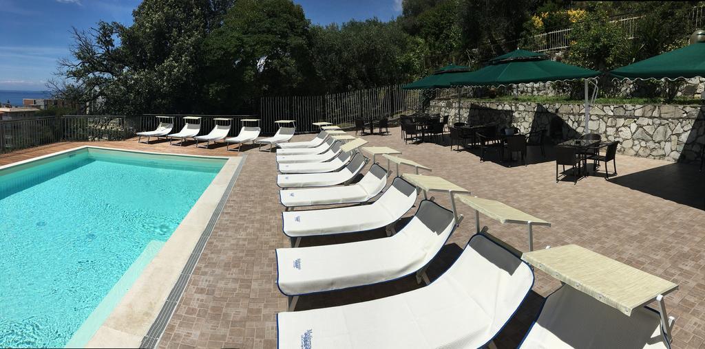 Hotel Mediterraneo Cavi di Lavagna Luaran gambar