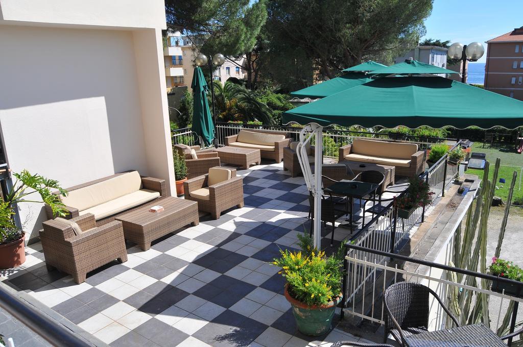 Hotel Mediterraneo Cavi di Lavagna Luaran gambar
