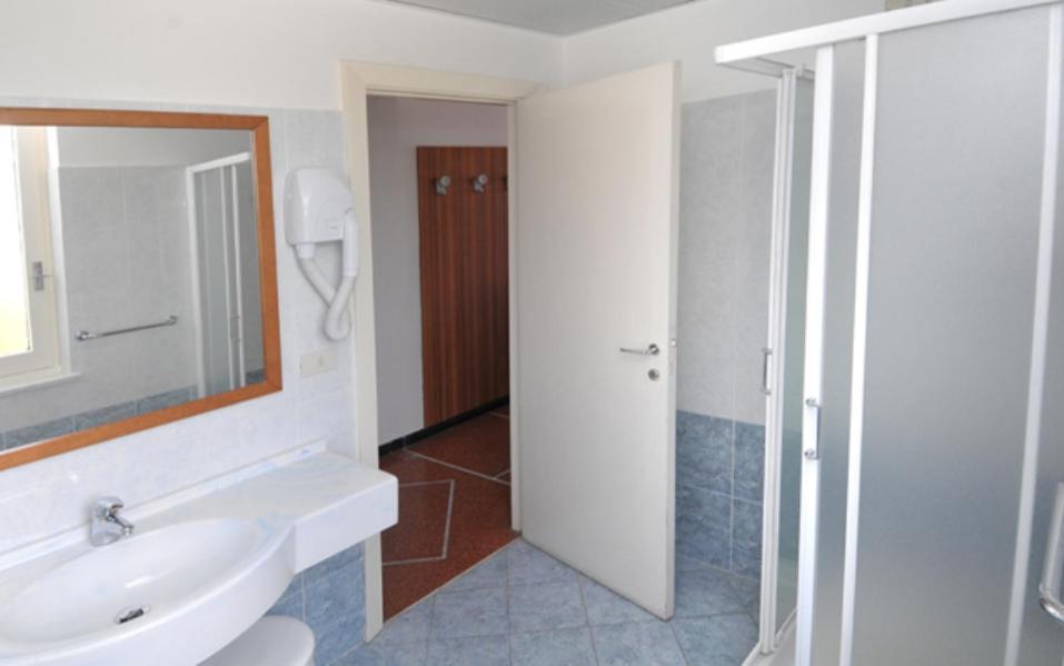 Hotel Mediterraneo Cavi di Lavagna Bilik gambar