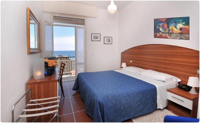 Hotel Mediterraneo Cavi di Lavagna Luaran gambar